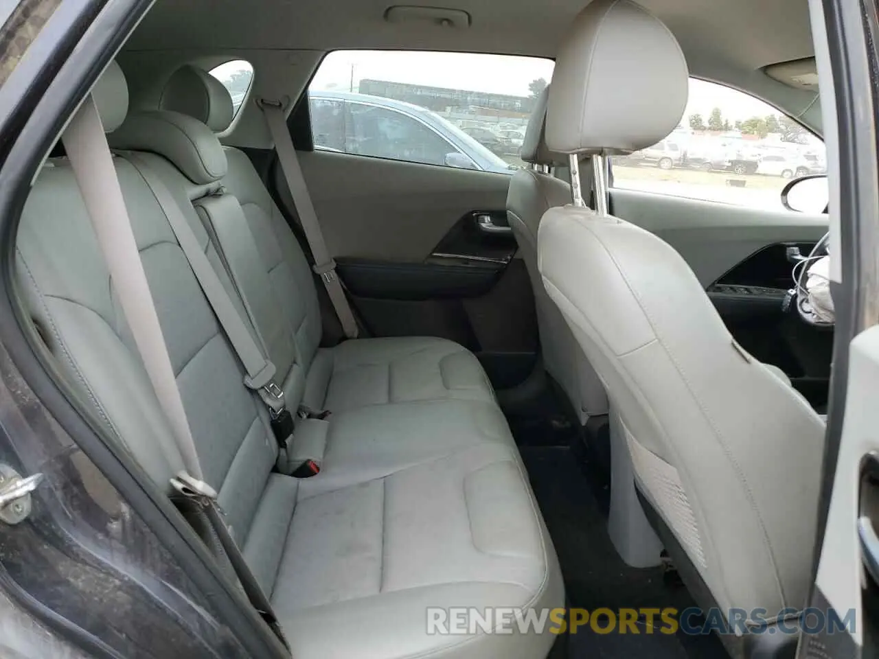11 Photograph of a damaged car KNDCD3LD6K5259437 KIA NIRO 2019
