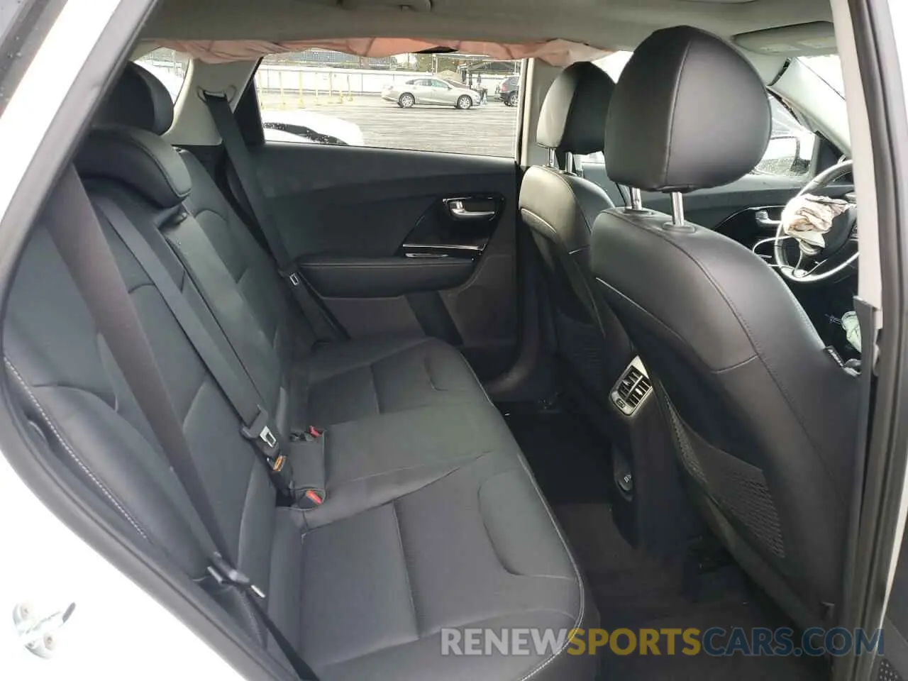 10 Photograph of a damaged car KNDCE3LC2K5323834 KIA NIRO 2019