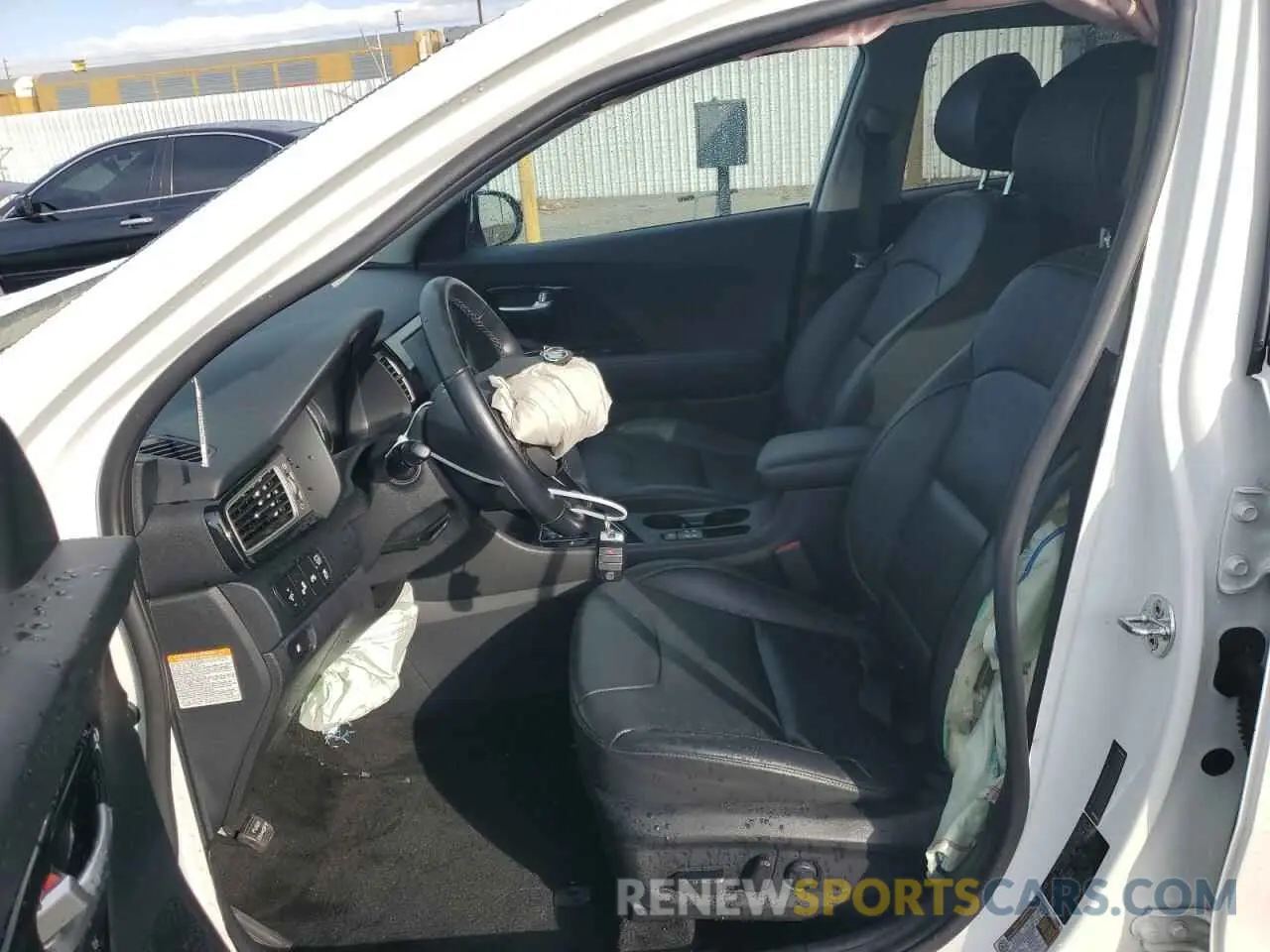 7 Photograph of a damaged car KNDCE3LC2K5323834 KIA NIRO 2019