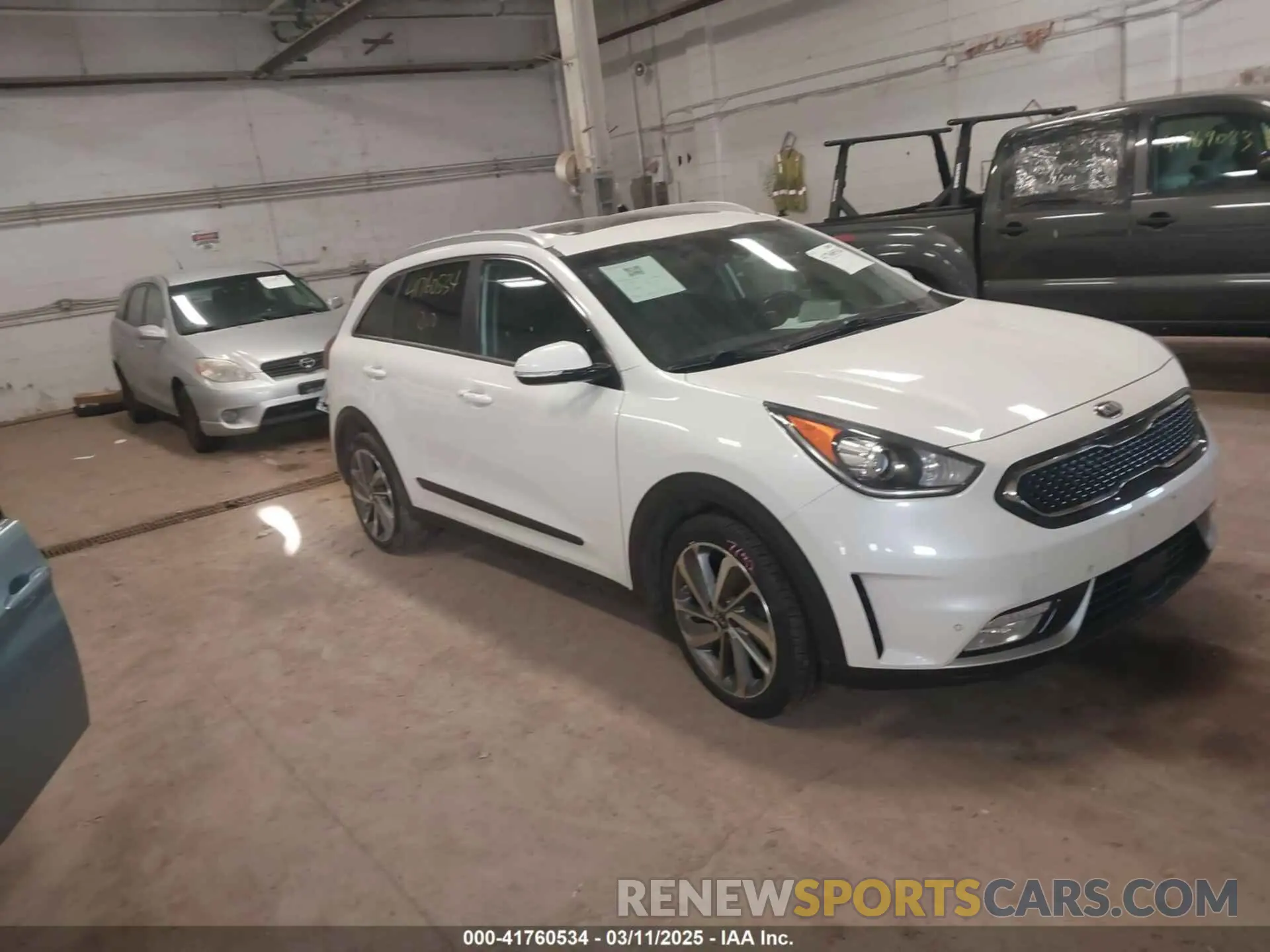 1 Photograph of a damaged car KNDCE3LC3K5216257 KIA NIRO 2019