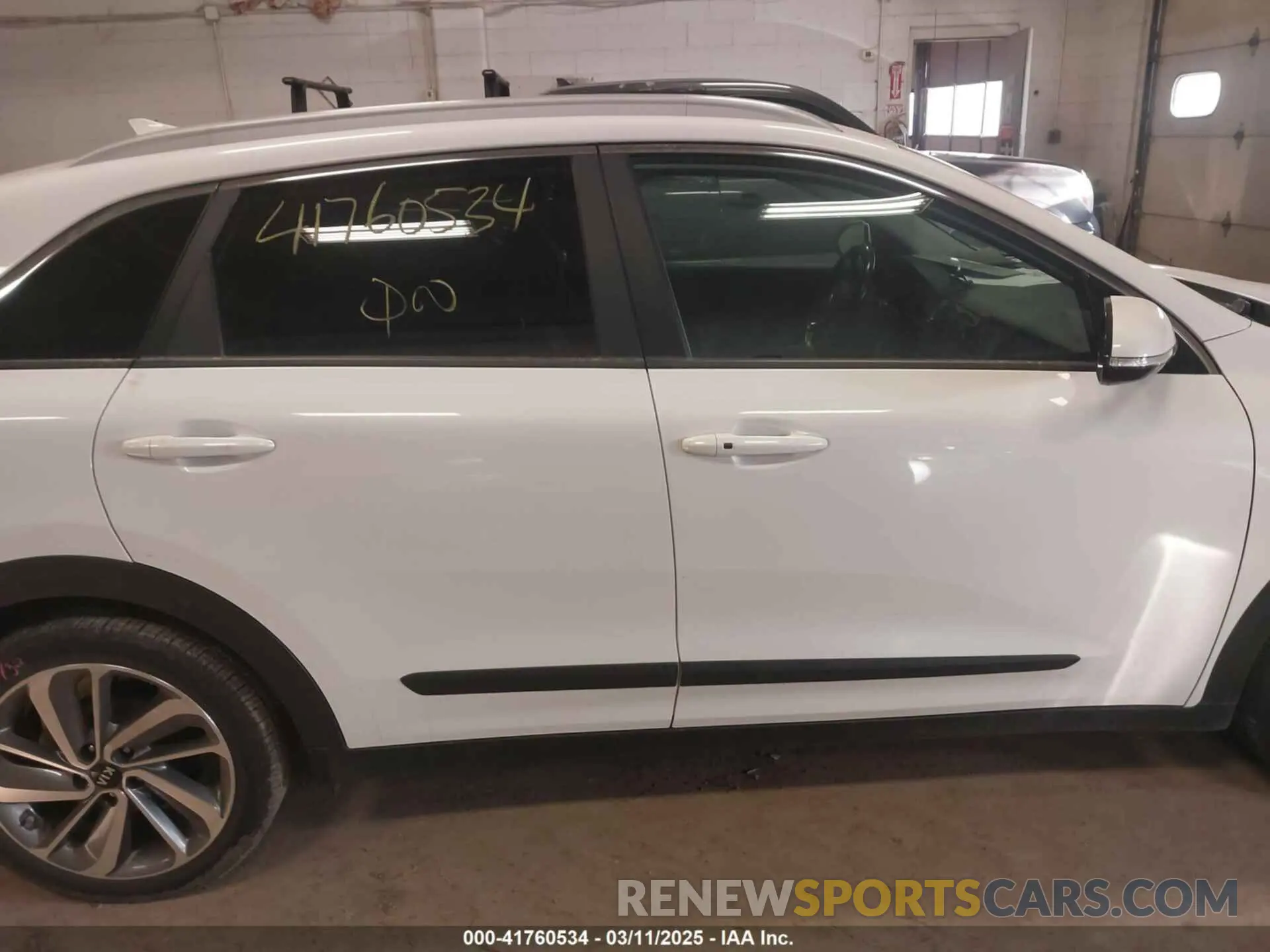 13 Photograph of a damaged car KNDCE3LC3K5216257 KIA NIRO 2019