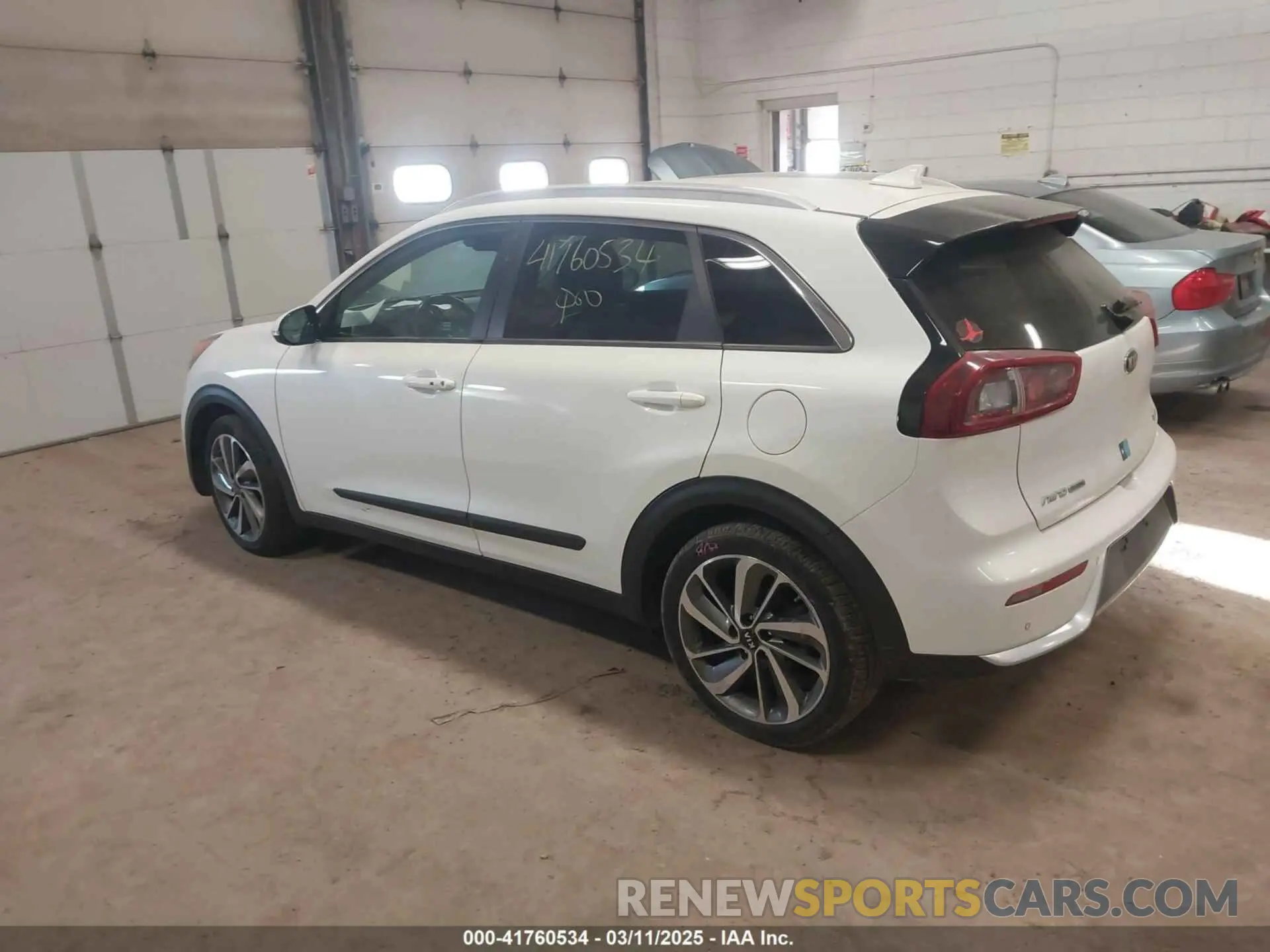 3 Photograph of a damaged car KNDCE3LC3K5216257 KIA NIRO 2019