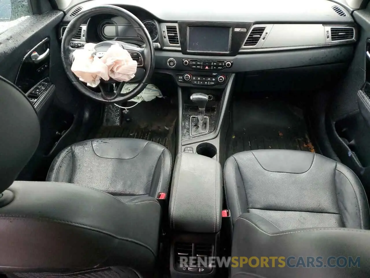 8 Photograph of a damaged car KNDCE3LC5K5274841 KIA NIRO 2019