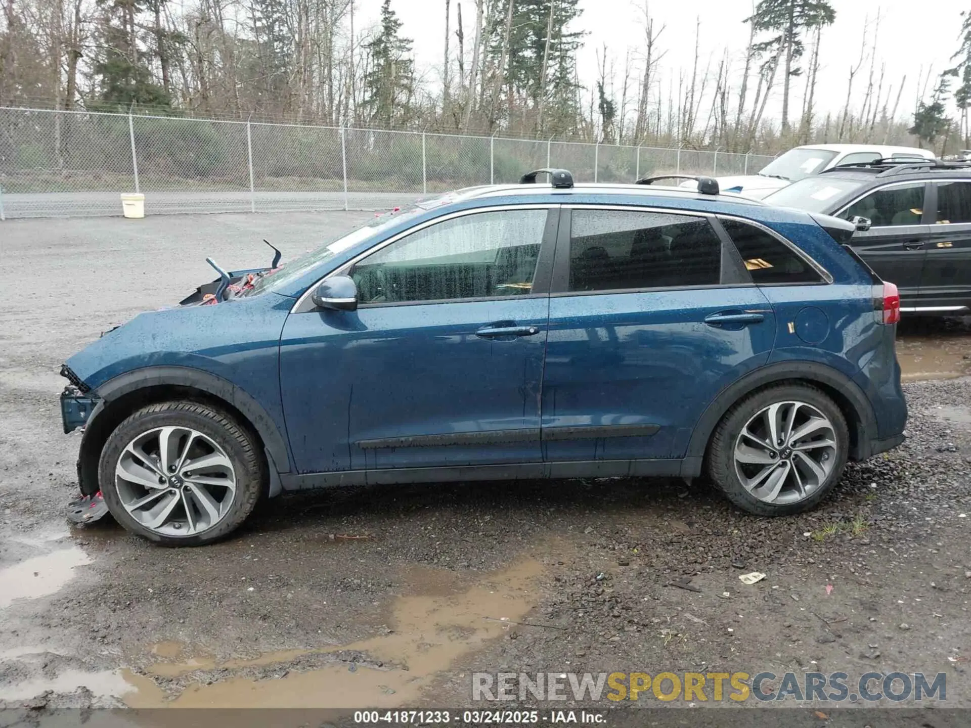 13 Photograph of a damaged car KNDCE3LC7K5351502 KIA NIRO 2019