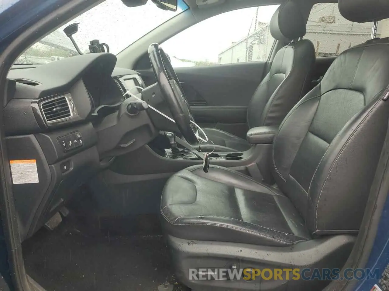 7 Photograph of a damaged car KNDCE3LC9K5223665 KIA NIRO 2019