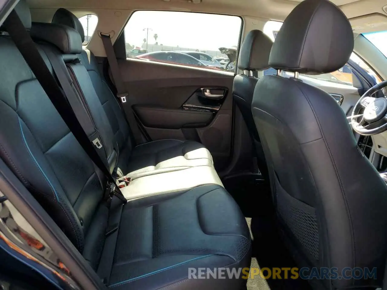11 Photograph of a damaged car KNDCE3LG1K5027965 KIA NIRO 2019