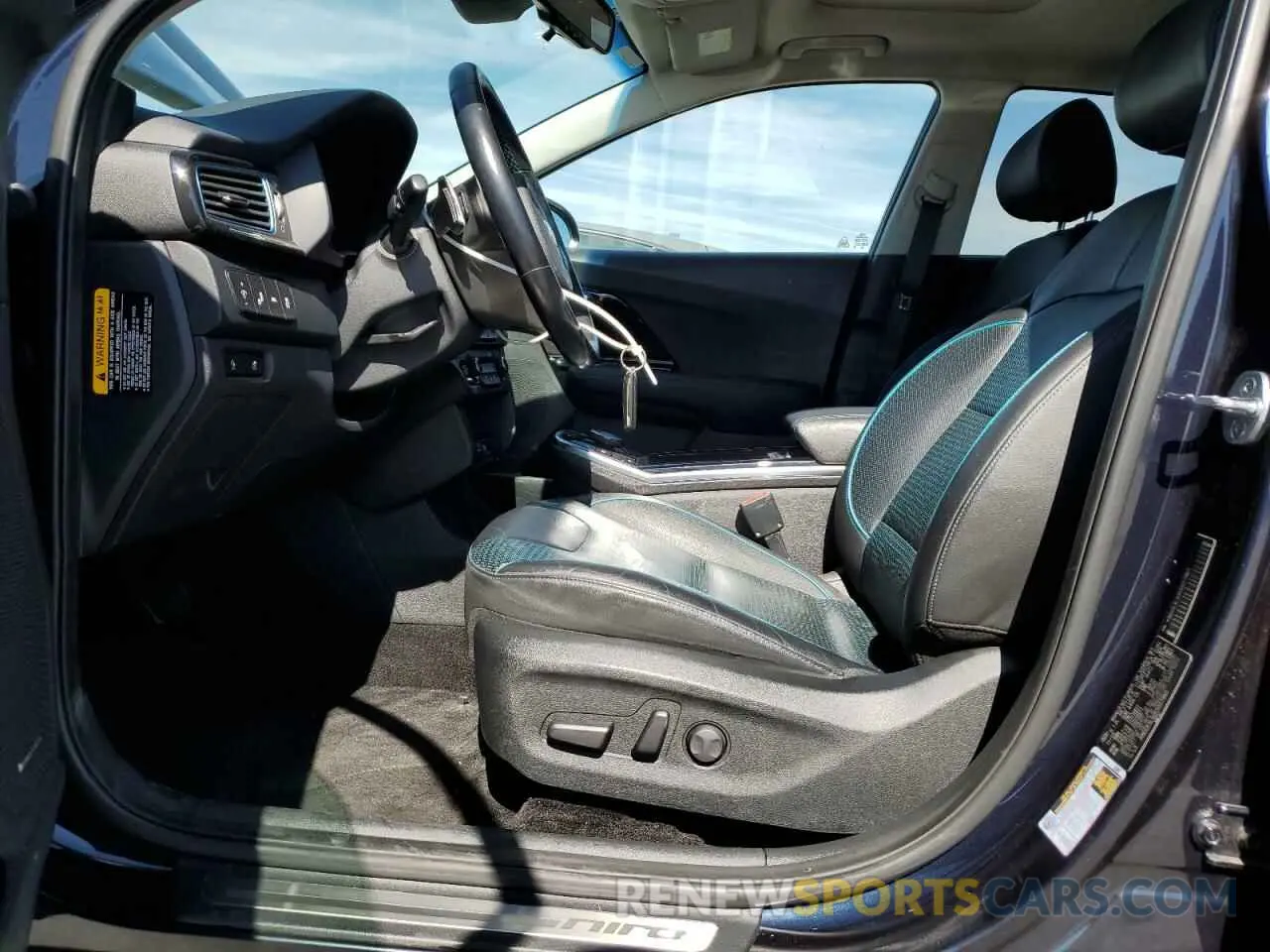 7 Photograph of a damaged car KNDCE3LG1K5027965 KIA NIRO 2019
