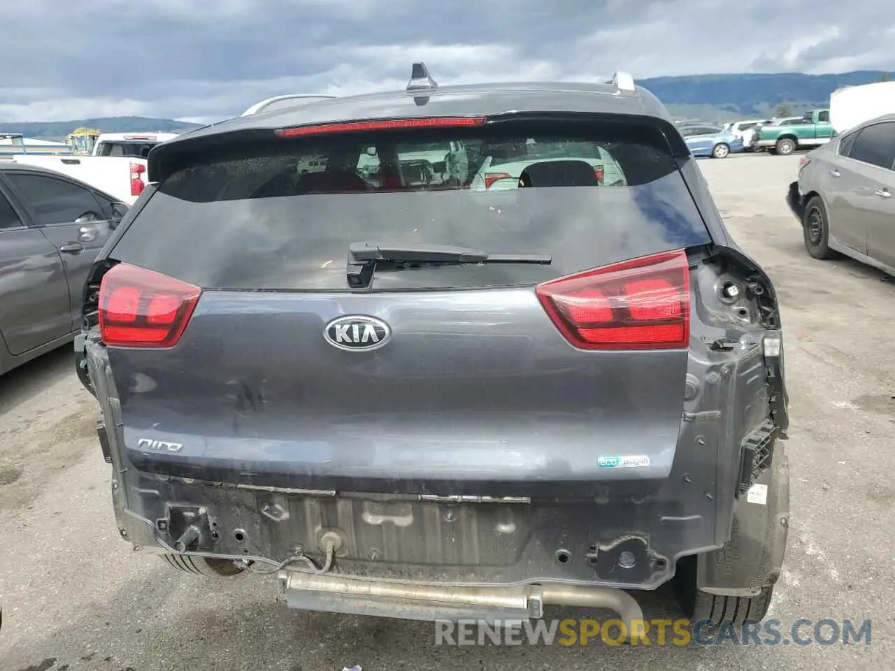 6 Photograph of a damaged car KNDCM3LD6K5316011 KIA NIRO 2019