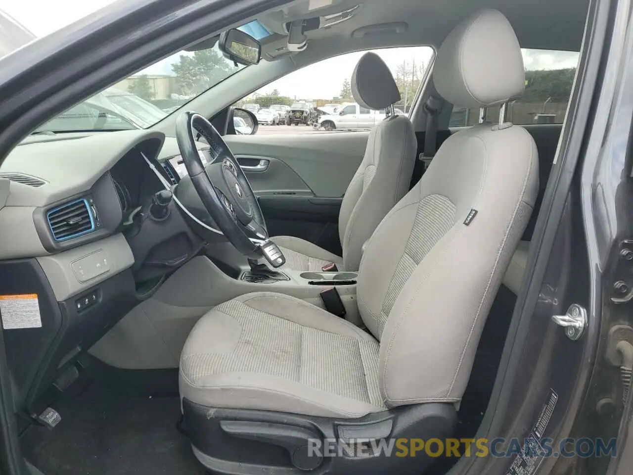 7 Photograph of a damaged car KNDCM3LD6K5316011 KIA NIRO 2019