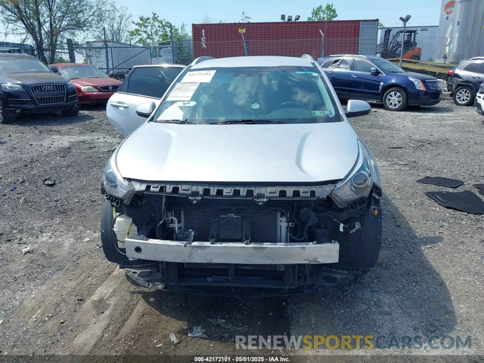 12 Photograph of a damaged car KNDCB3LC0L5360696 KIA NIRO 2020