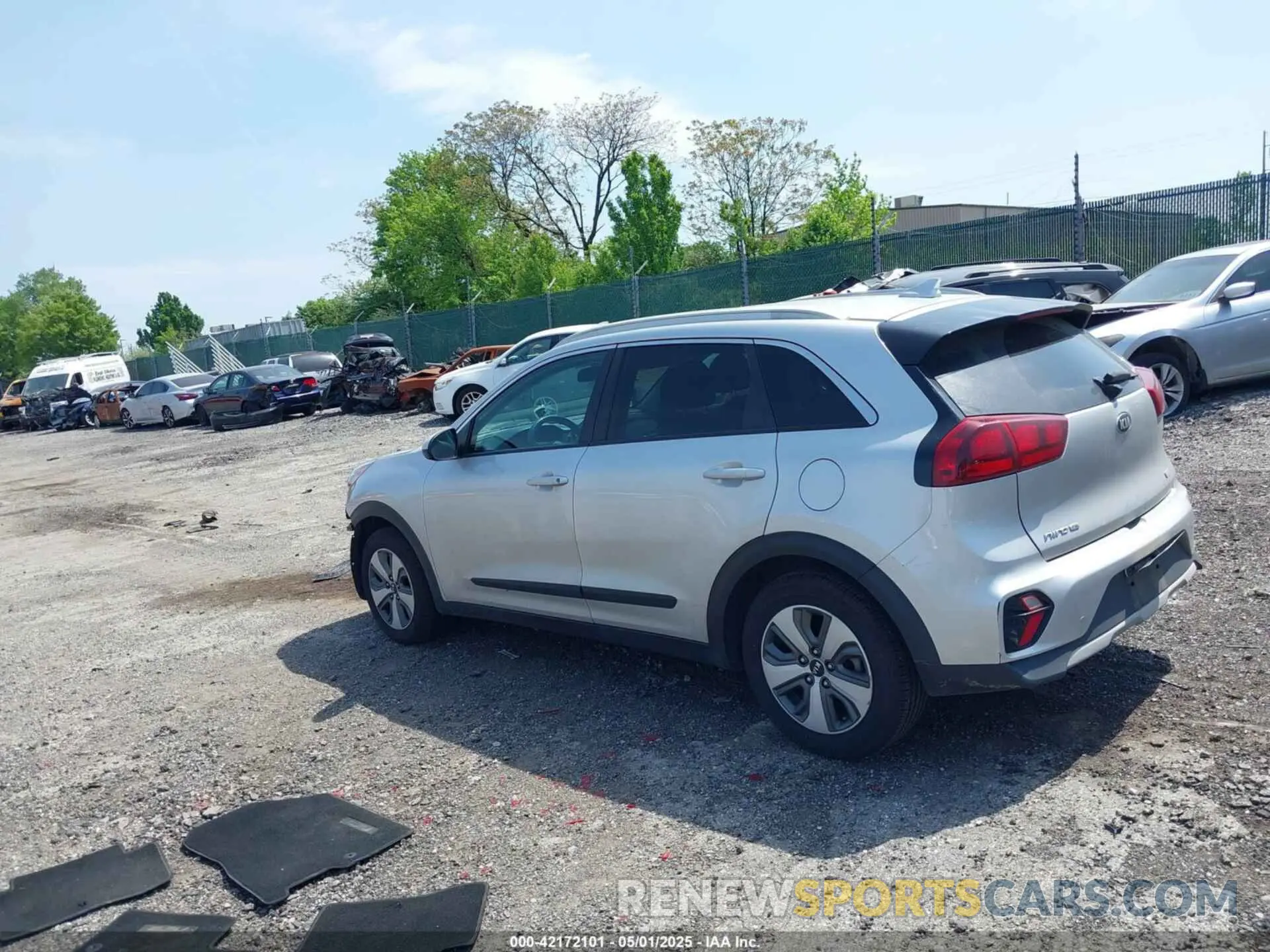 3 Photograph of a damaged car KNDCB3LC0L5360696 KIA NIRO 2020