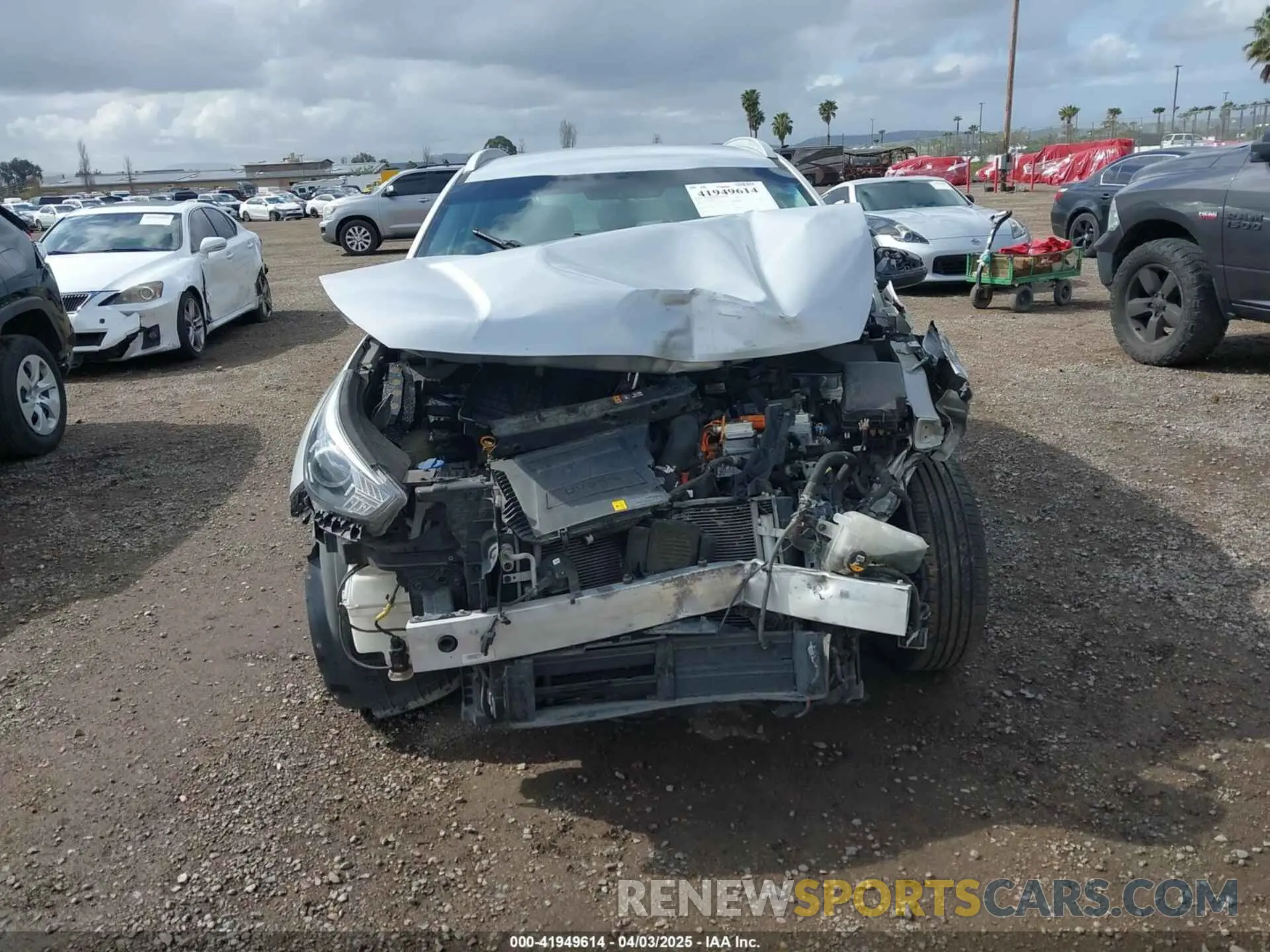 13 Photograph of a damaged car KNDCB3LC0L5371441 KIA NIRO 2020