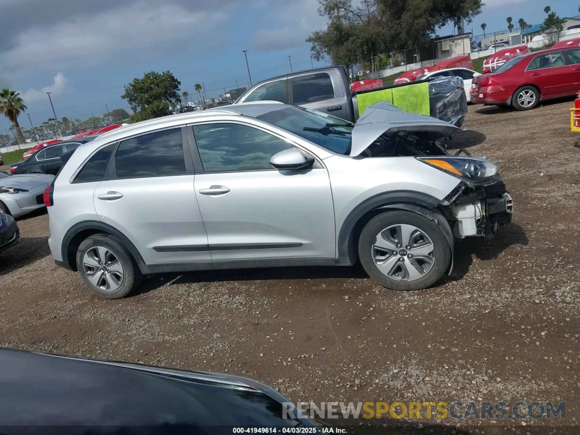 14 Photograph of a damaged car KNDCB3LC0L5371441 KIA NIRO 2020
