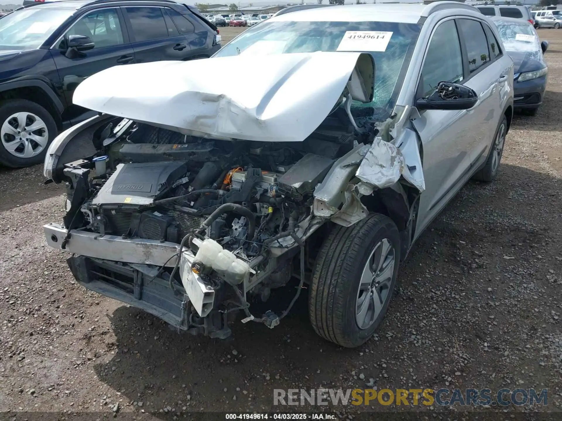 6 Photograph of a damaged car KNDCB3LC0L5371441 KIA NIRO 2020