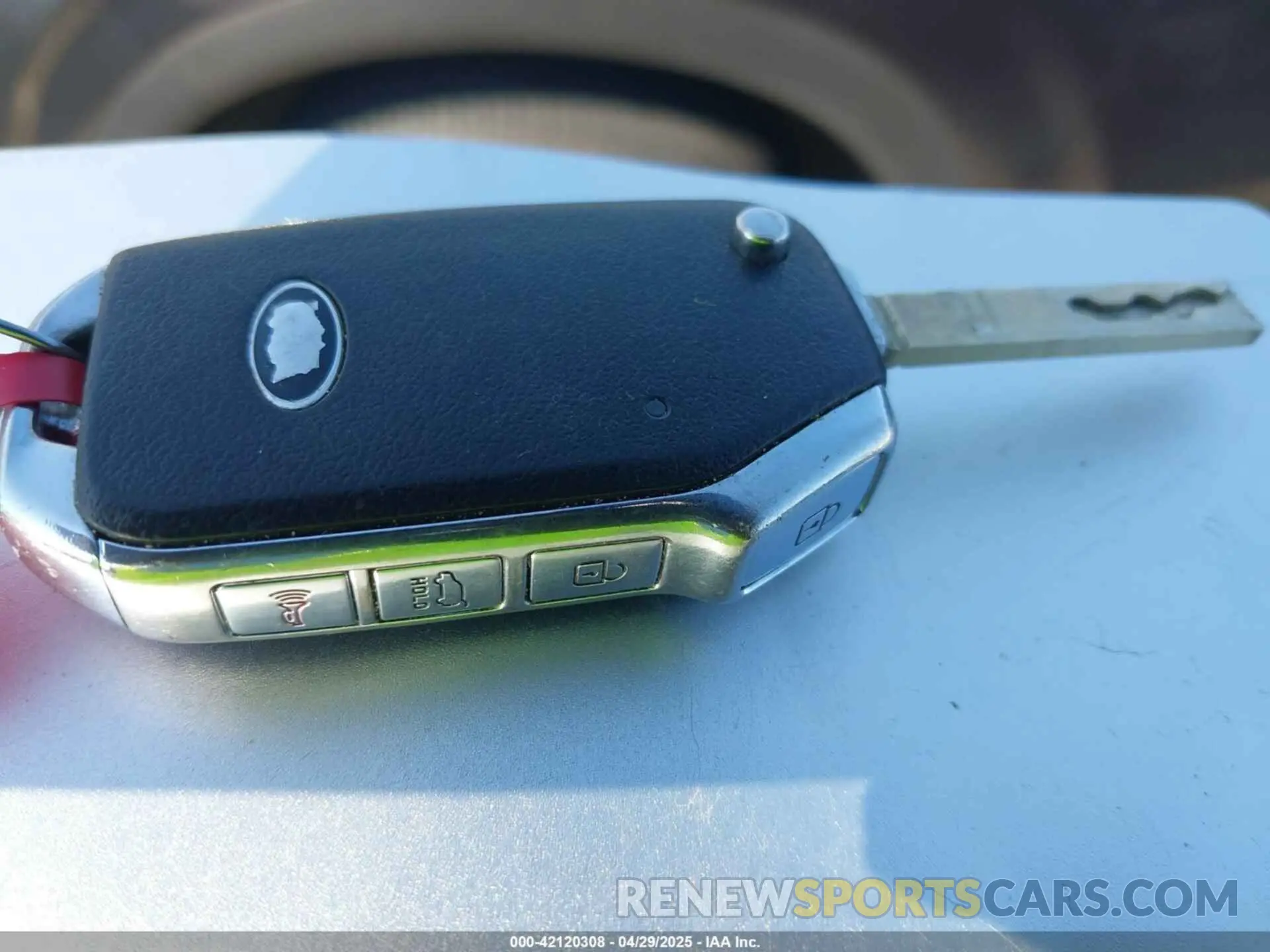 11 Photograph of a damaged car KNDCB3LC2L5375460 KIA NIRO 2020