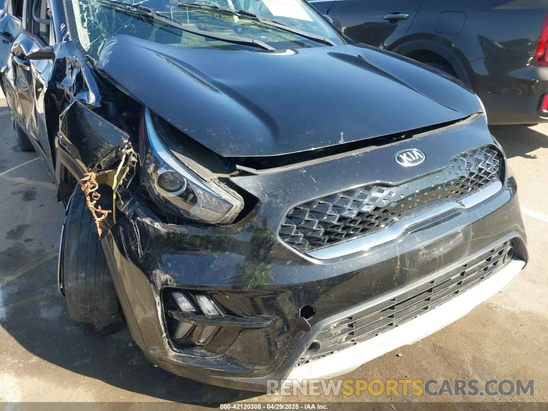 15 Photograph of a damaged car KNDCB3LC2L5375460 KIA NIRO 2020