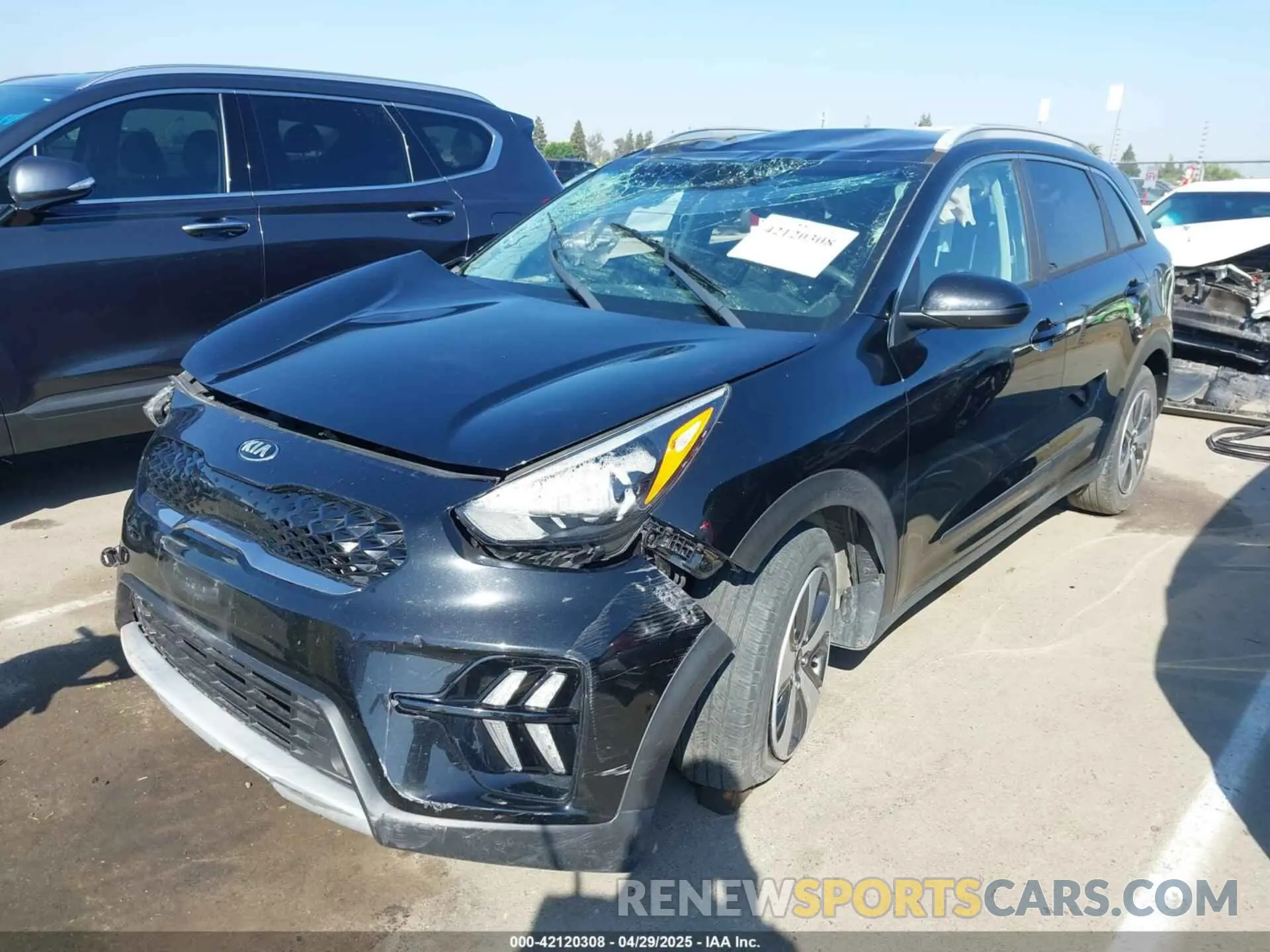 2 Photograph of a damaged car KNDCB3LC2L5375460 KIA NIRO 2020