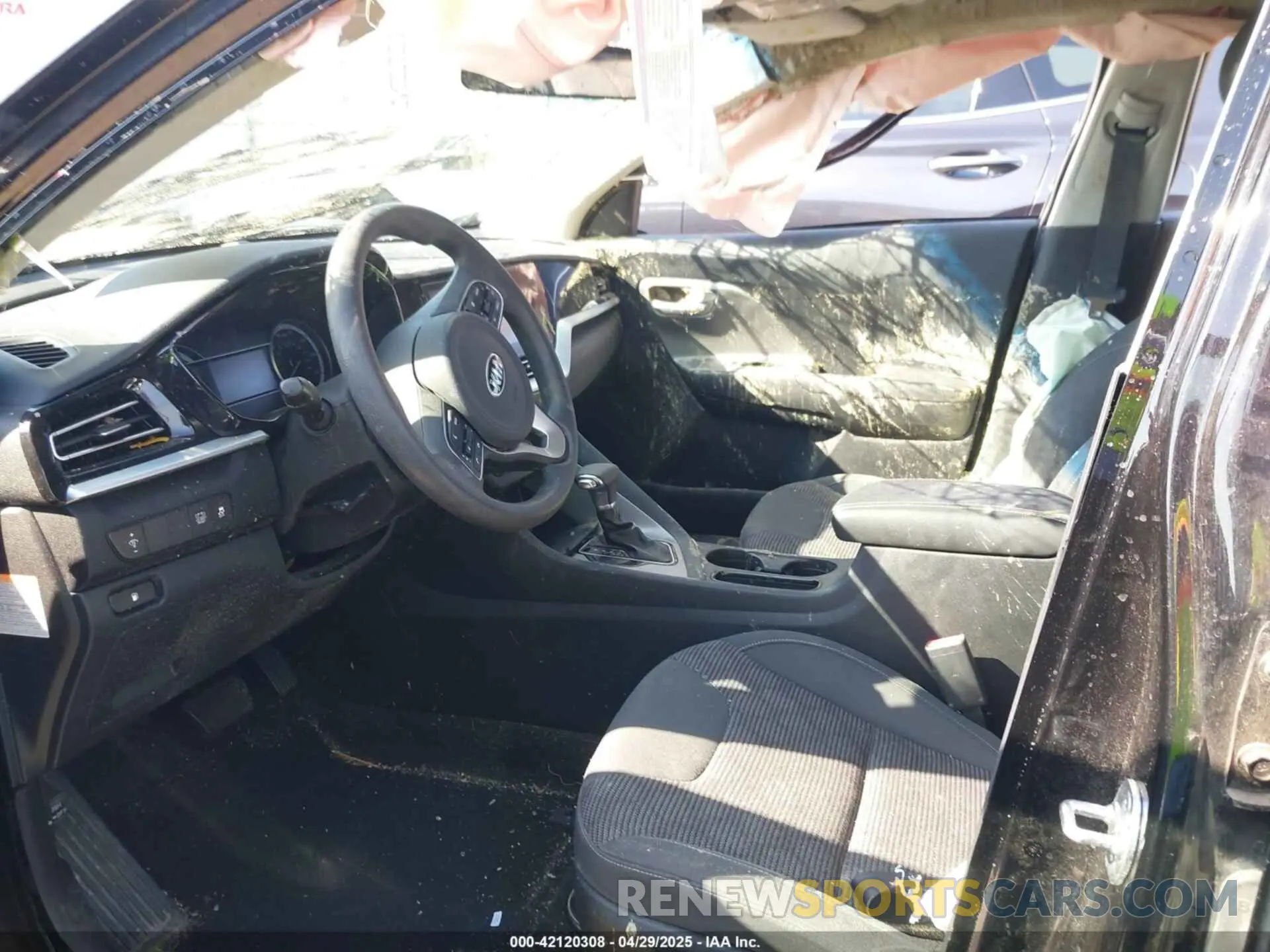 5 Photograph of a damaged car KNDCB3LC2L5375460 KIA NIRO 2020
