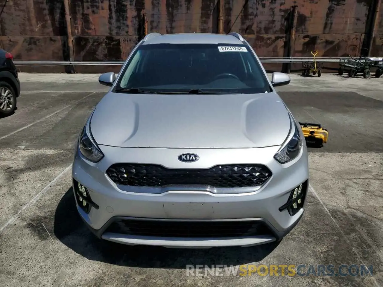 5 Photograph of a damaged car KNDCB3LC2L5397412 KIA NIRO 2020