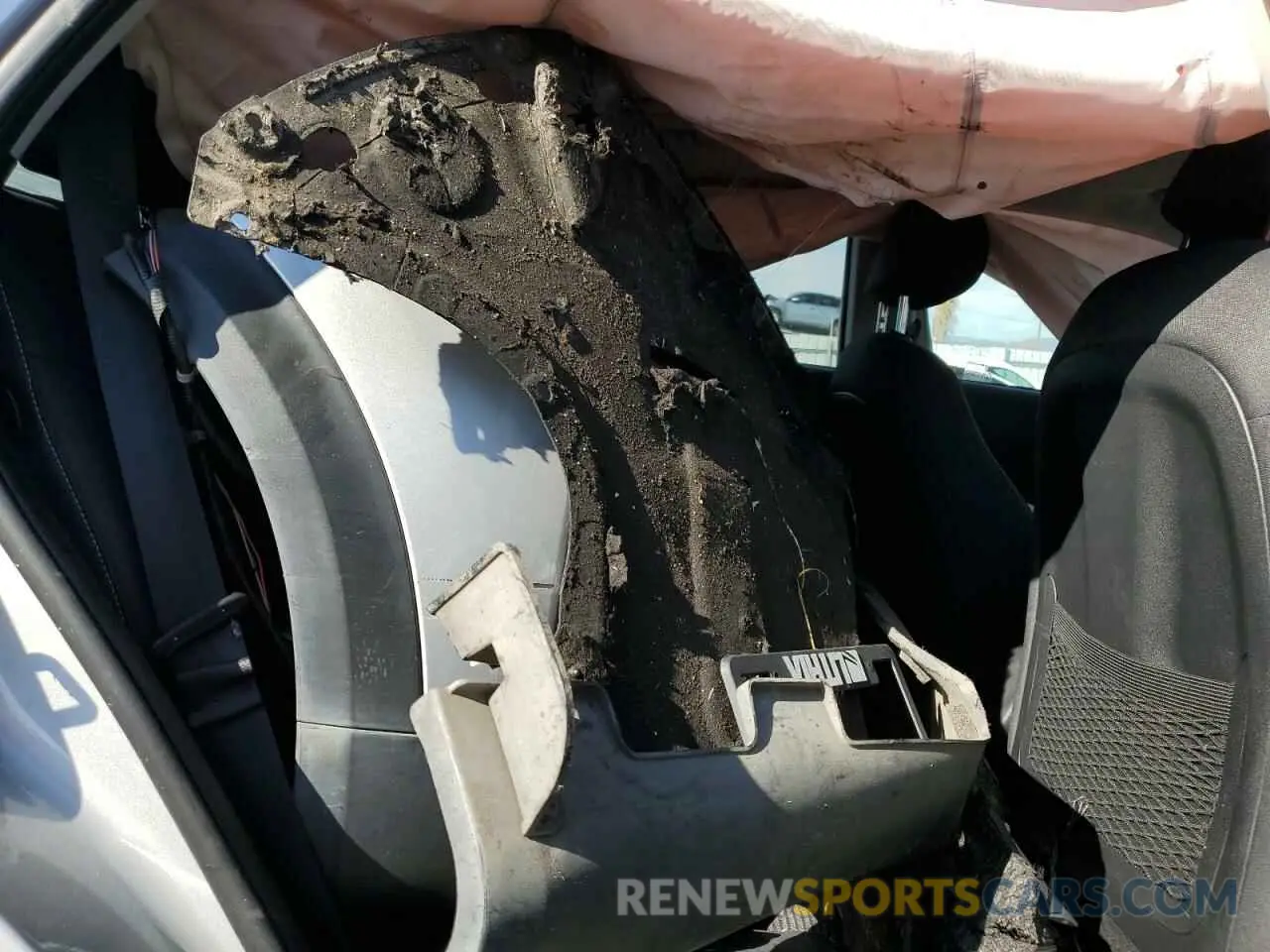 10 Photograph of a damaged car KNDCB3LC2L5419571 KIA NIRO 2020