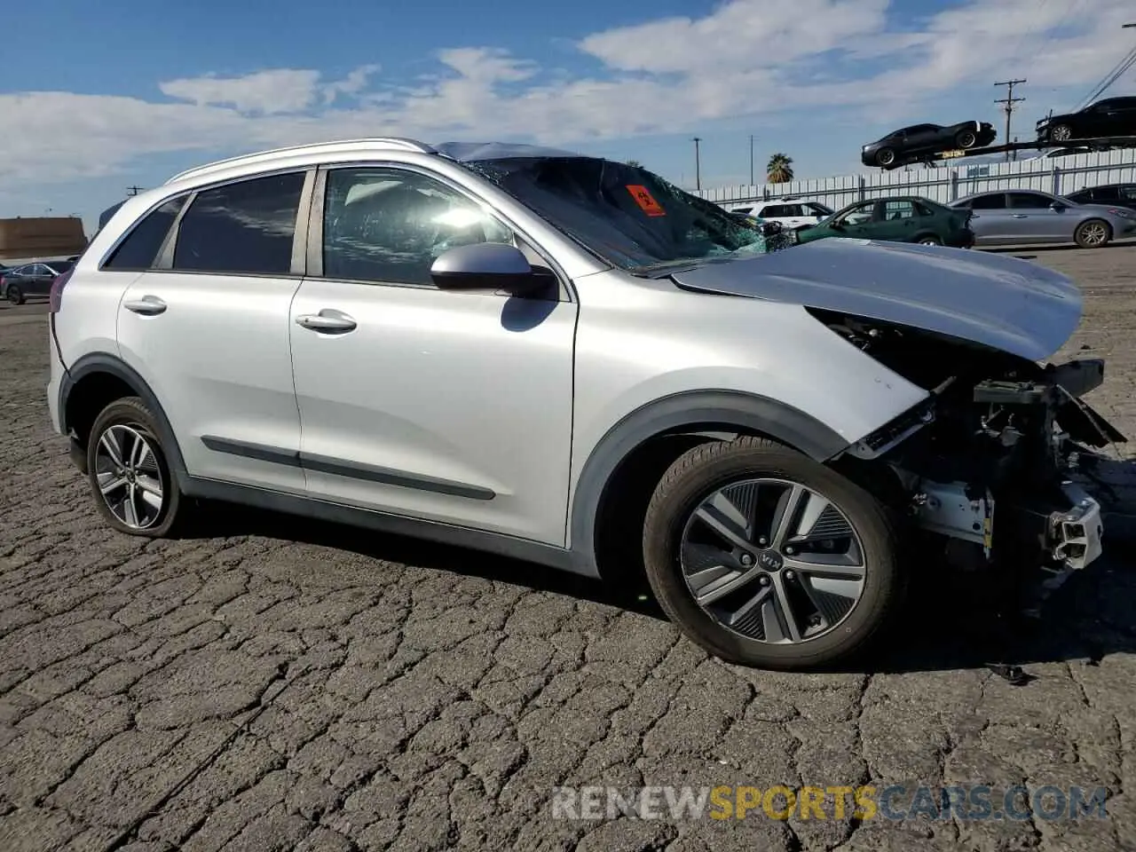 4 Photograph of a damaged car KNDCB3LC2L5419571 KIA NIRO 2020