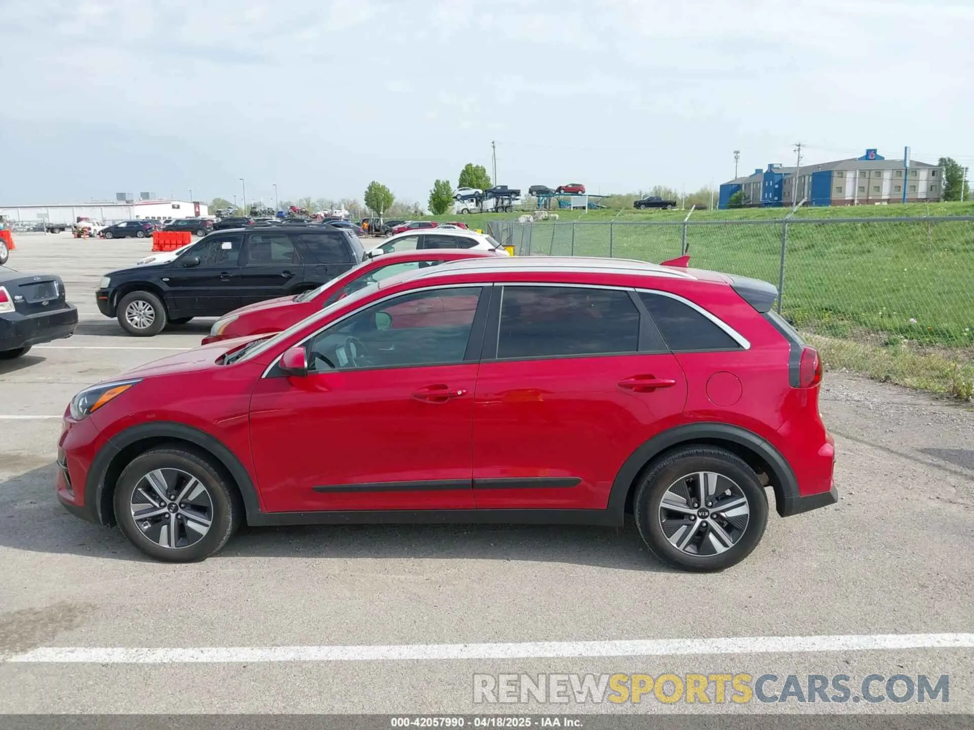 14 Photograph of a damaged car KNDCB3LC2L5420378 KIA NIRO 2020