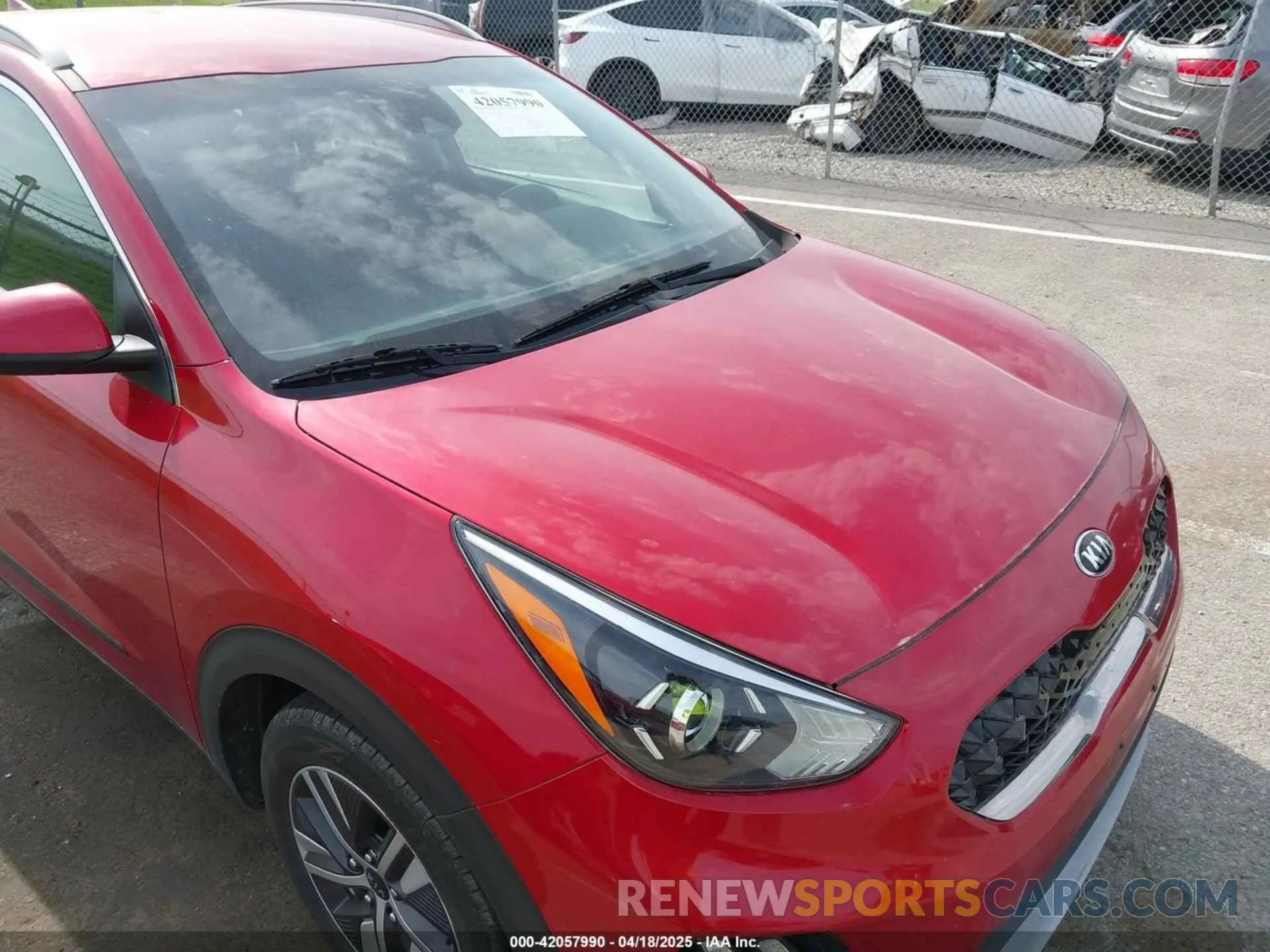 17 Photograph of a damaged car KNDCB3LC2L5420378 KIA NIRO 2020