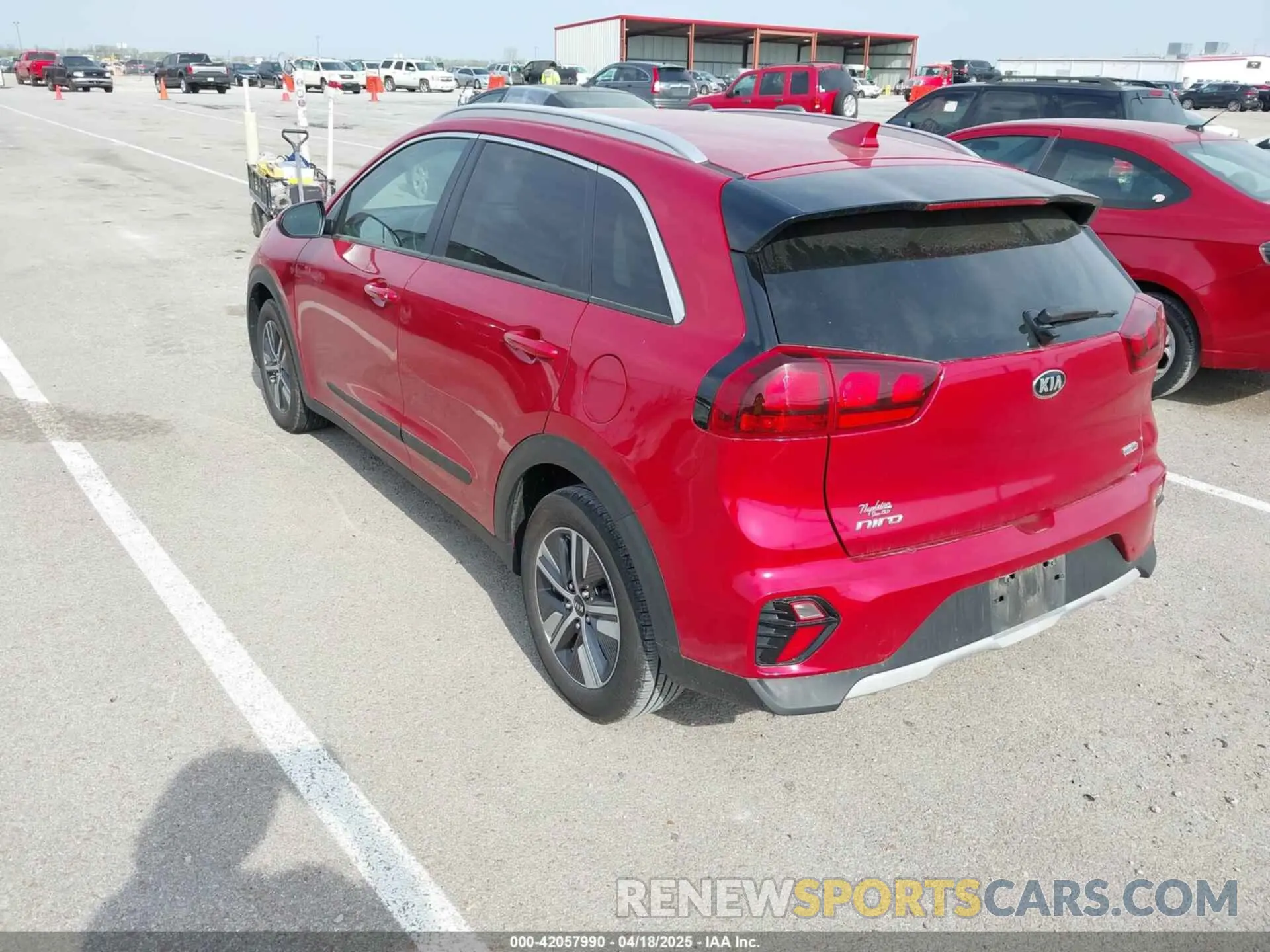 3 Photograph of a damaged car KNDCB3LC2L5420378 KIA NIRO 2020