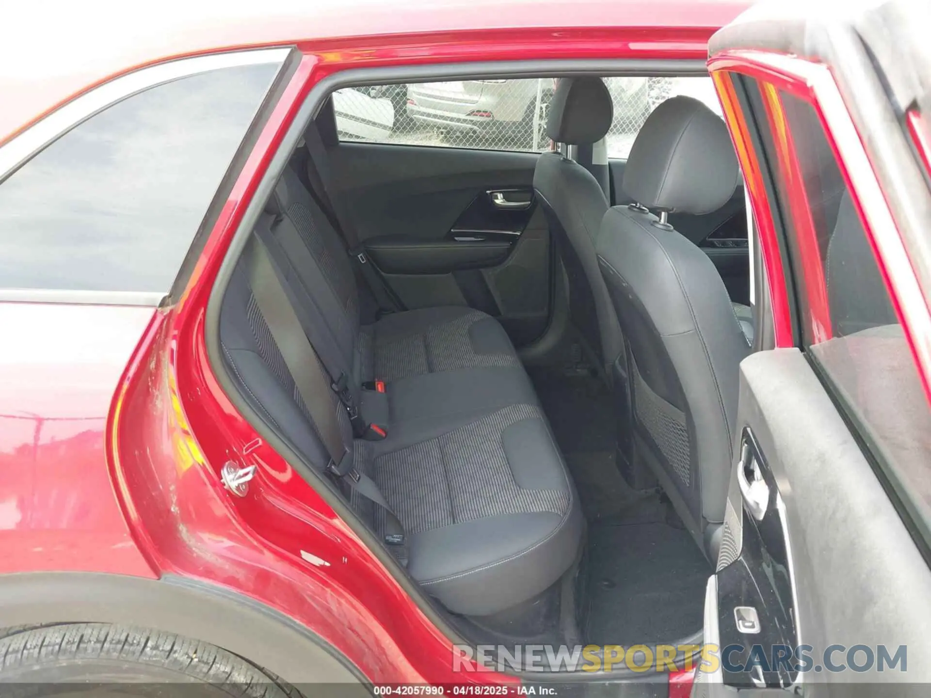 8 Photograph of a damaged car KNDCB3LC2L5420378 KIA NIRO 2020
