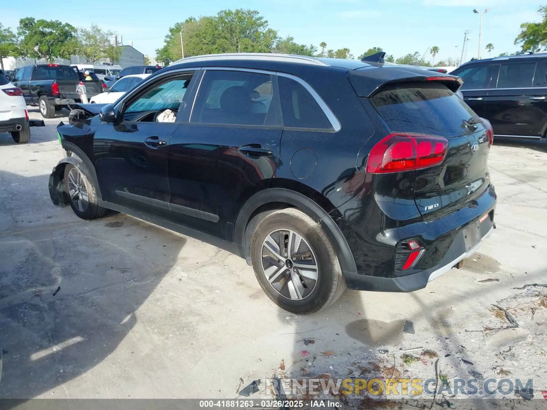 3 Photograph of a damaged car KNDCB3LC2L5422695 KIA NIRO 2020