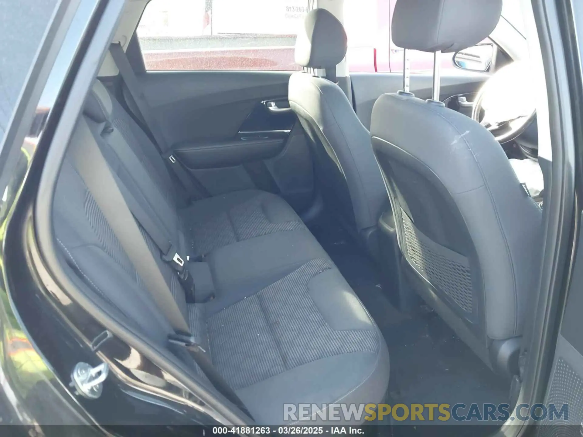8 Photograph of a damaged car KNDCB3LC2L5422695 KIA NIRO 2020