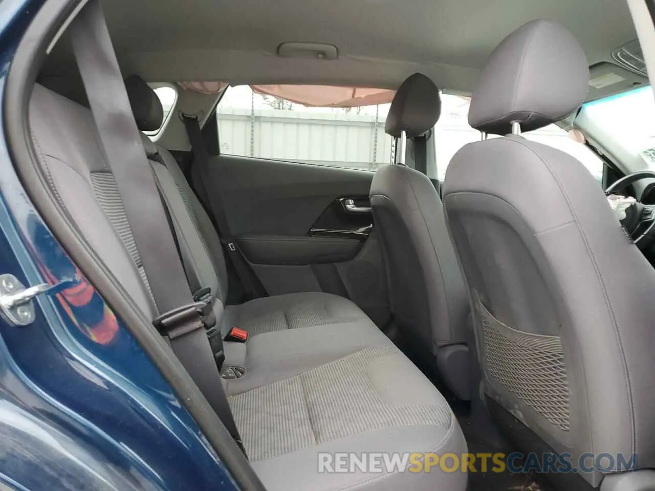 11 Photograph of a damaged car KNDCB3LC2L5435141 KIA NIRO 2020