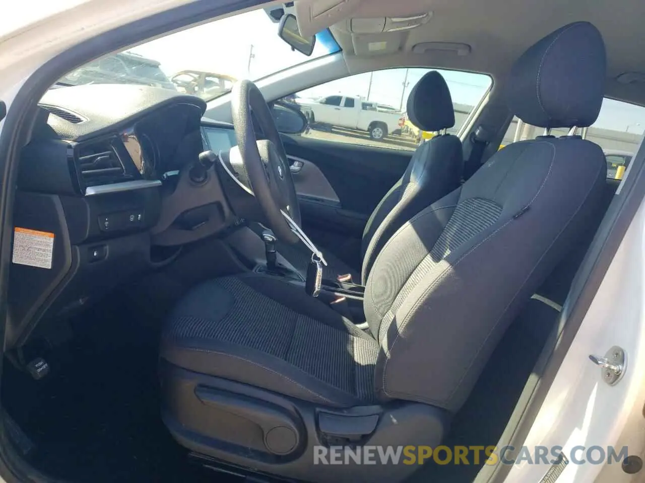 7 Photograph of a damaged car KNDCB3LC3L5369621 KIA NIRO 2020