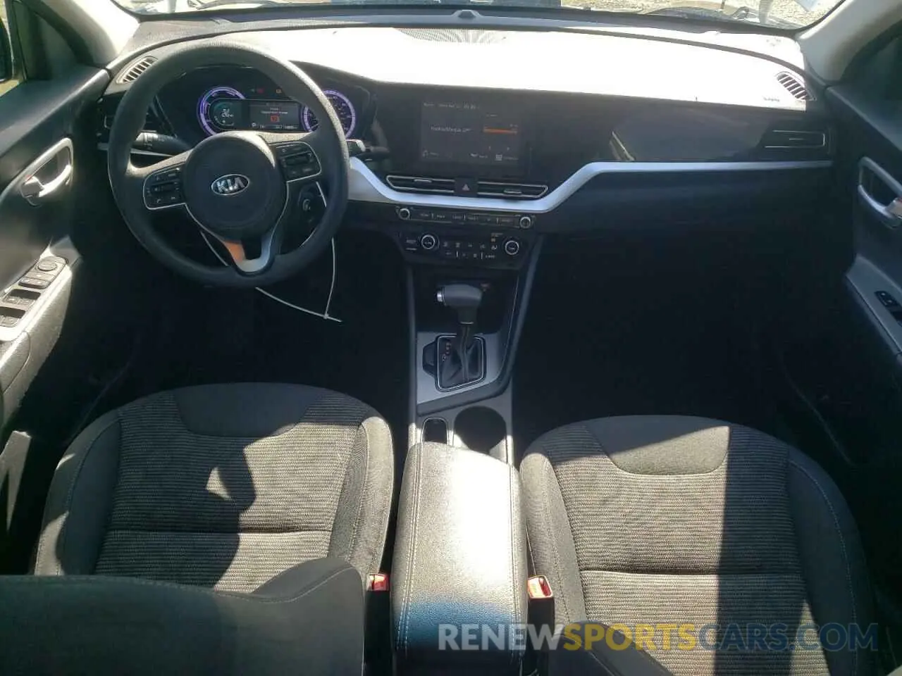 8 Photograph of a damaged car KNDCB3LC3L5369621 KIA NIRO 2020
