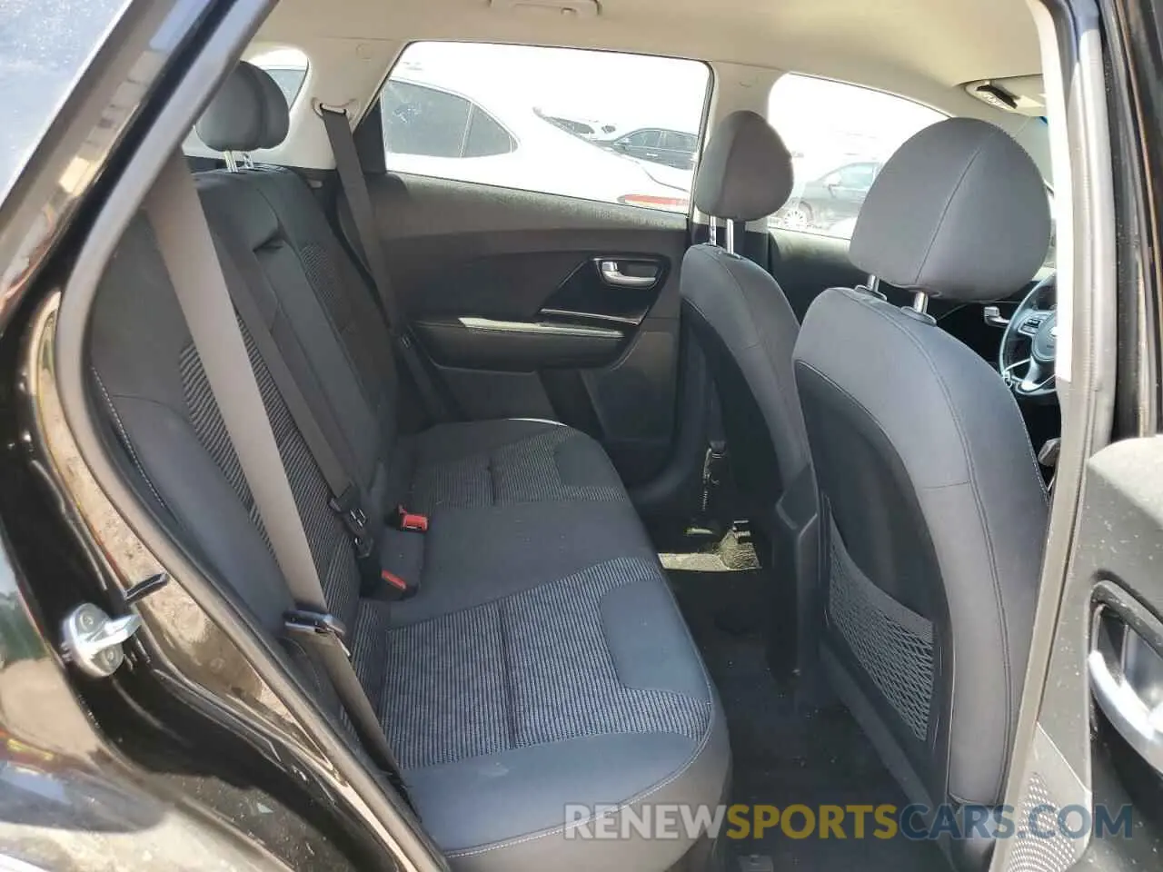 10 Photograph of a damaged car KNDCB3LC3L5374494 KIA NIRO 2020