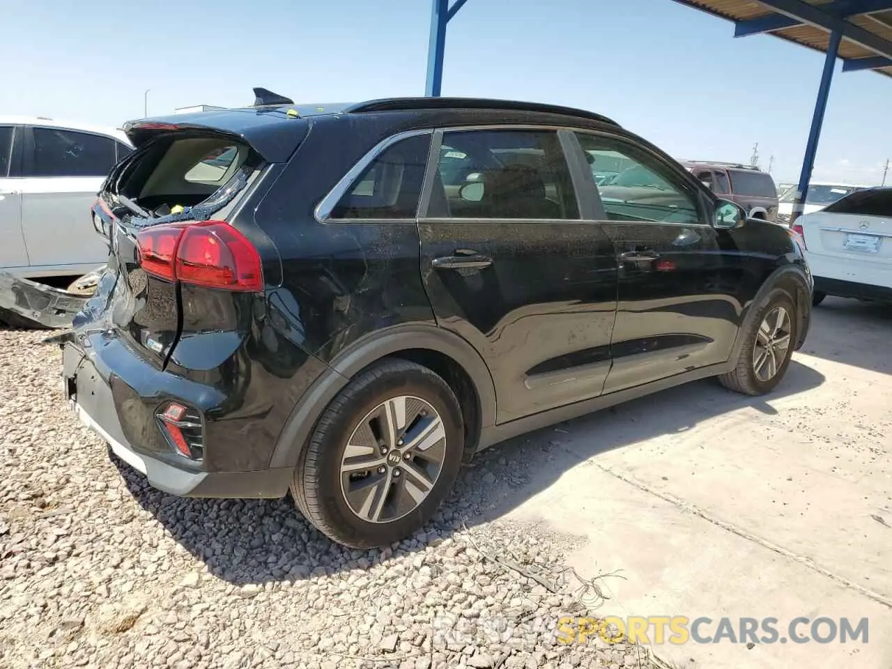 3 Photograph of a damaged car KNDCB3LC3L5374494 KIA NIRO 2020