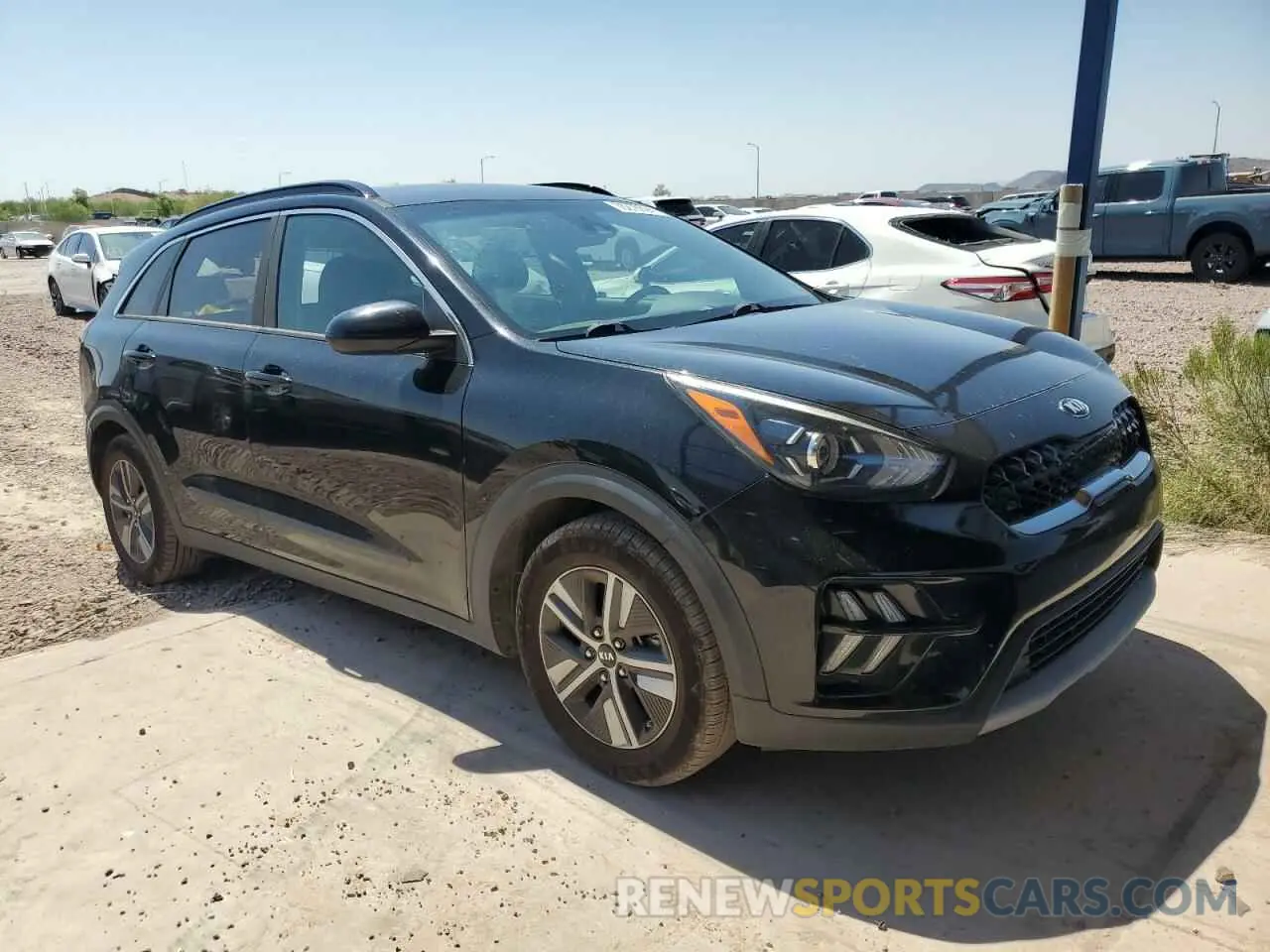 4 Photograph of a damaged car KNDCB3LC3L5374494 KIA NIRO 2020