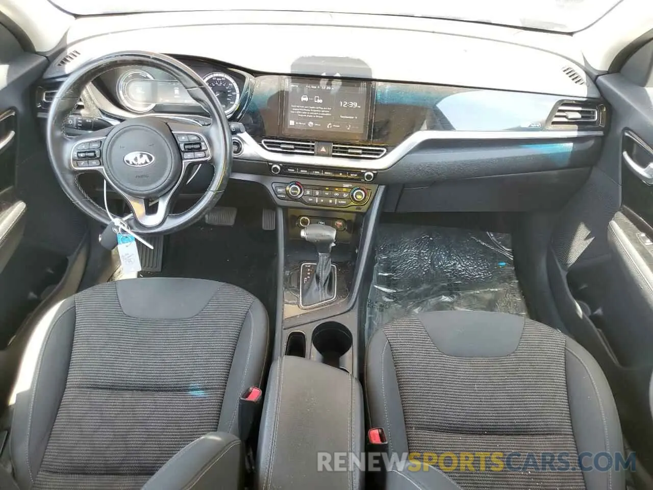8 Photograph of a damaged car KNDCB3LC3L5374494 KIA NIRO 2020