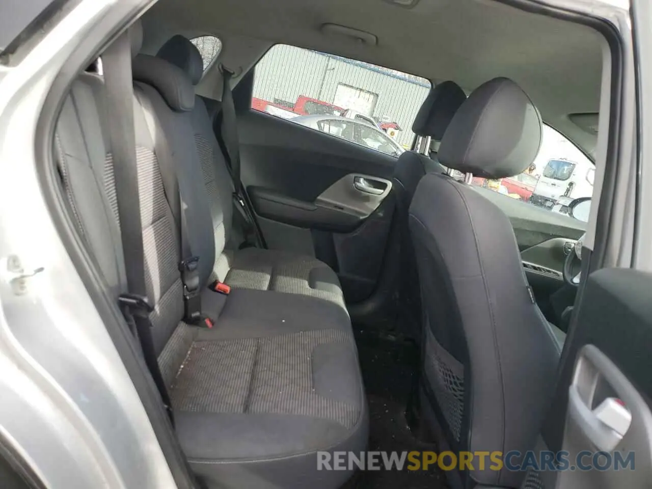 11 Photograph of a damaged car KNDCB3LC3L5395409 KIA NIRO 2020