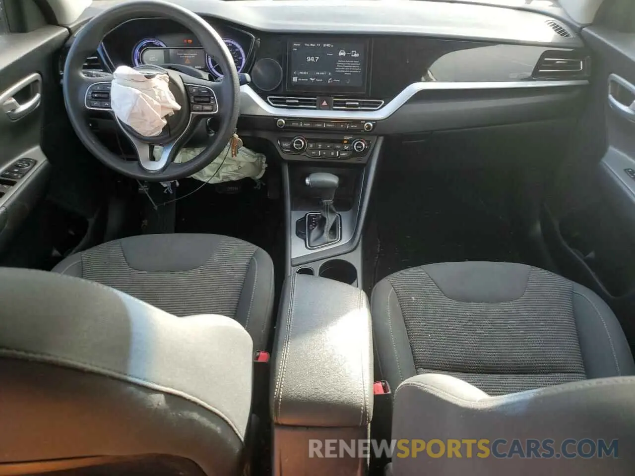 8 Photograph of a damaged car KNDCB3LC3L5395409 KIA NIRO 2020