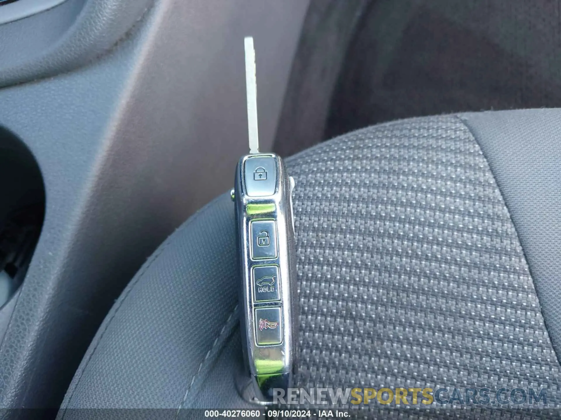 11 Photograph of a damaged car KNDCB3LC3L5440171 KIA NIRO 2020