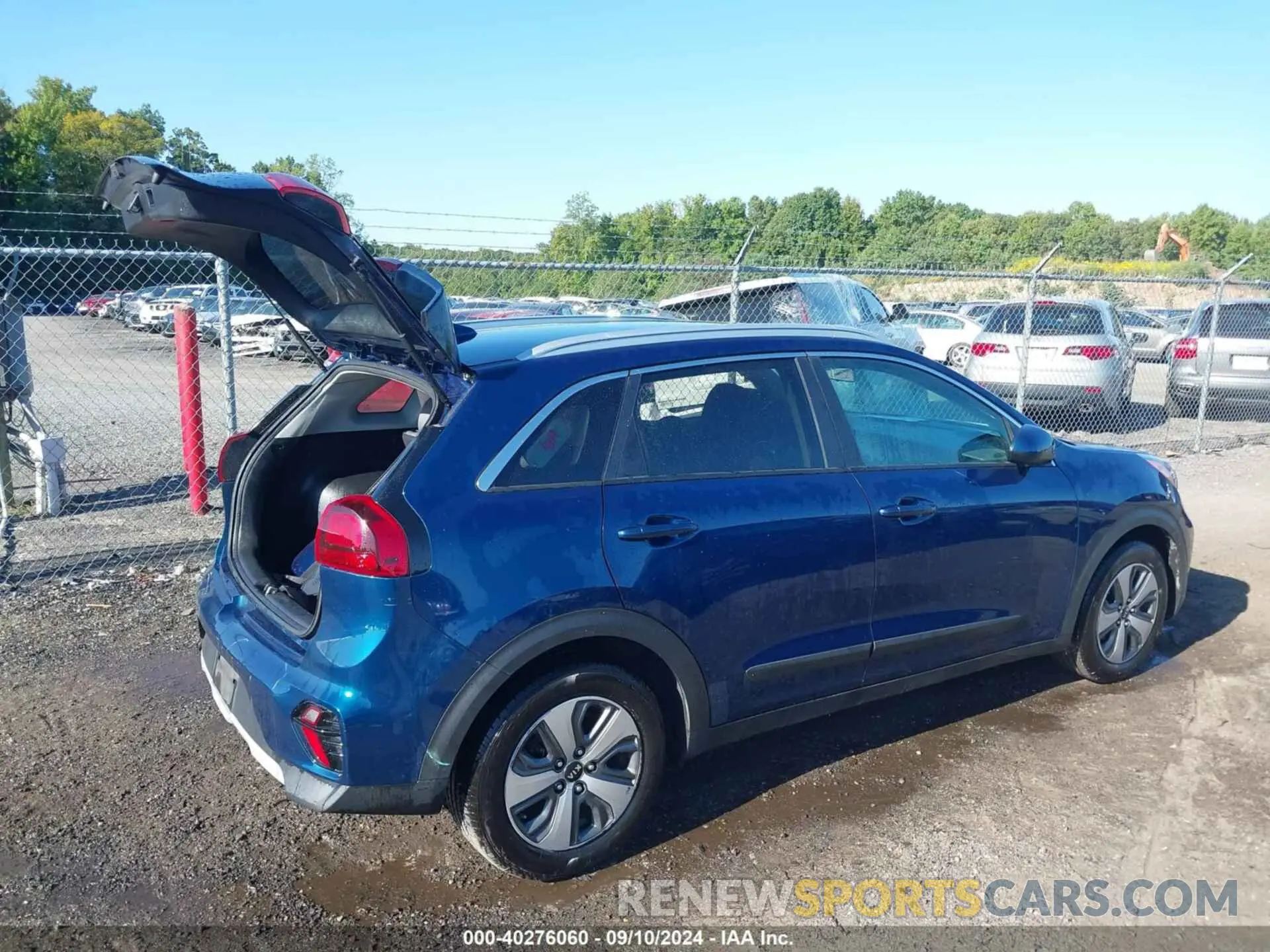4 Photograph of a damaged car KNDCB3LC3L5440171 KIA NIRO 2020