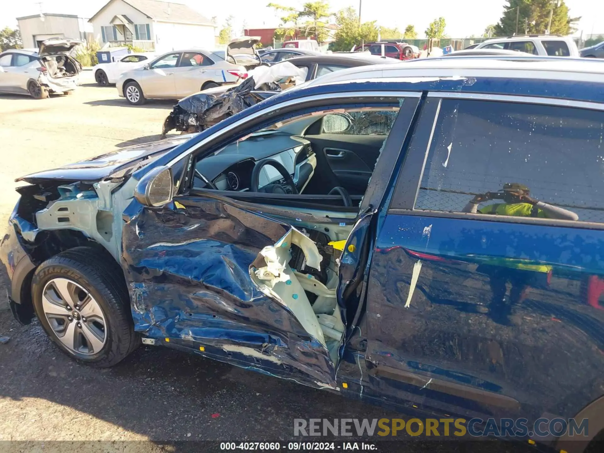 6 Photograph of a damaged car KNDCB3LC3L5440171 KIA NIRO 2020