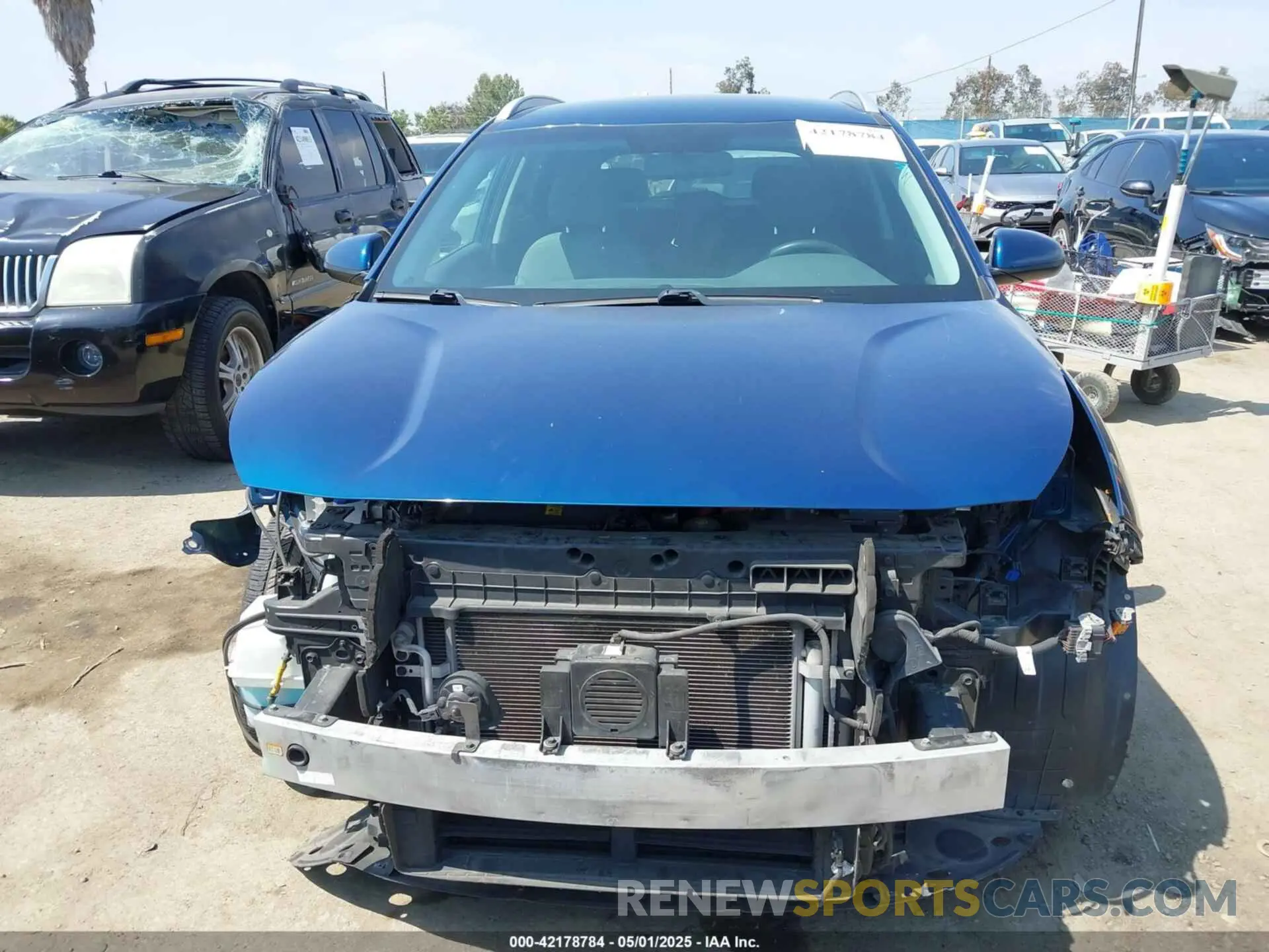 13 Photograph of a damaged car KNDCB3LC4L5398318 KIA NIRO 2020