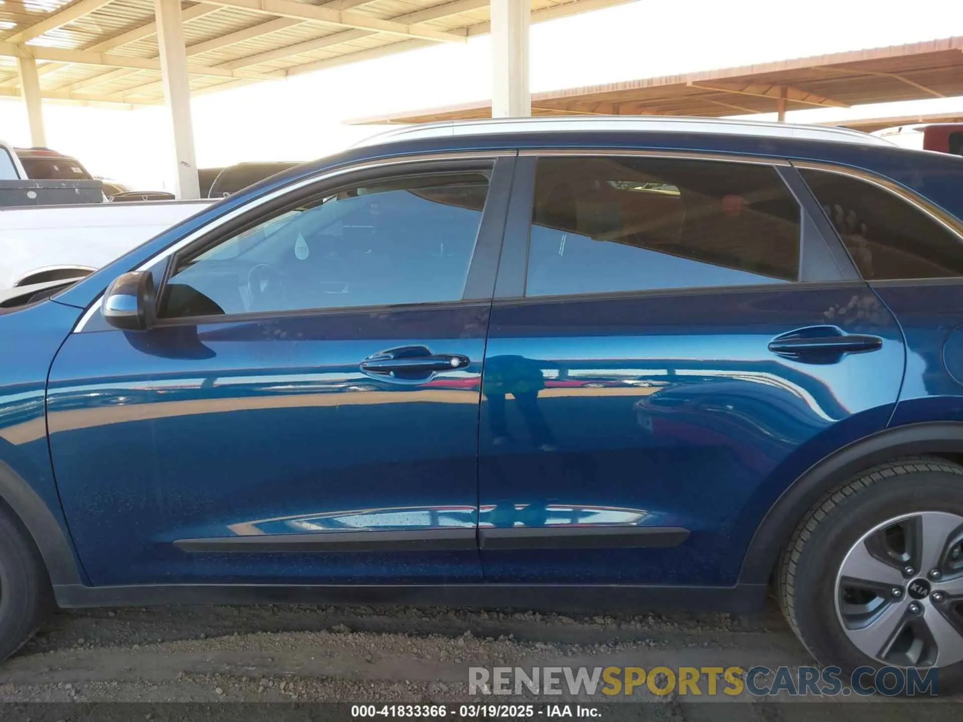 13 Photograph of a damaged car KNDCB3LC4L5439787 KIA NIRO 2020