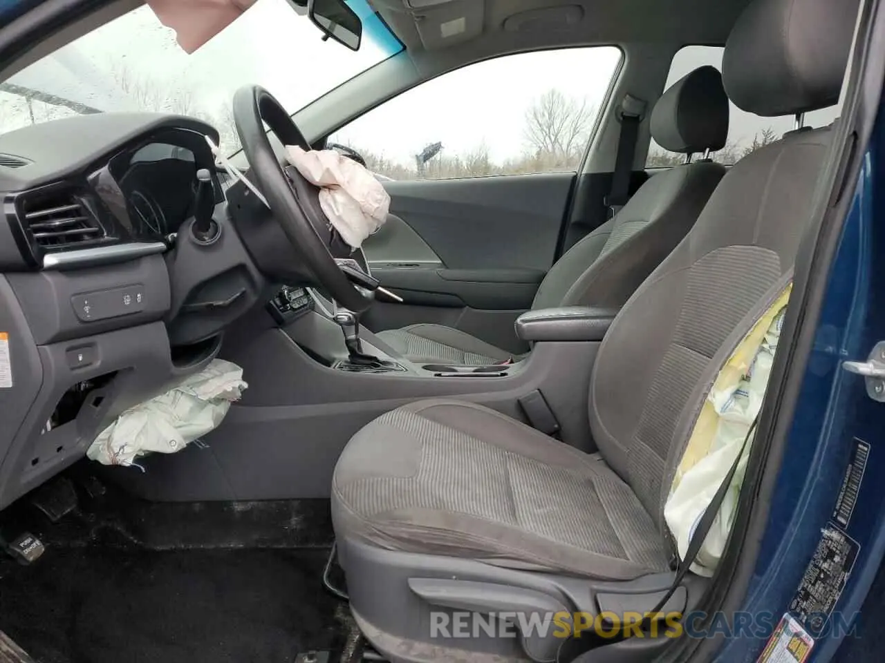 7 Photograph of a damaged car KNDCB3LC4L5448019 KIA NIRO 2020