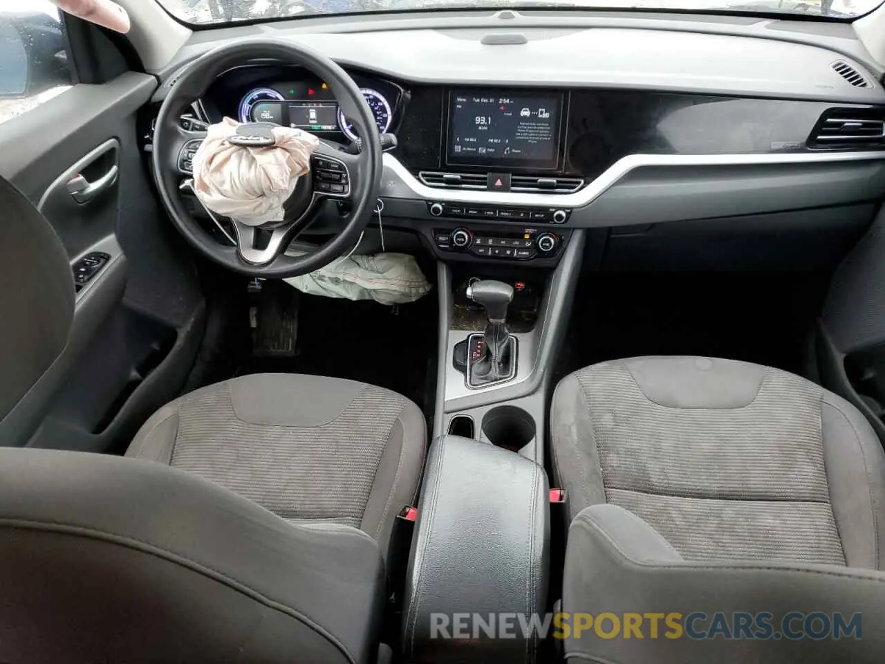 8 Photograph of a damaged car KNDCB3LC4L5448019 KIA NIRO 2020
