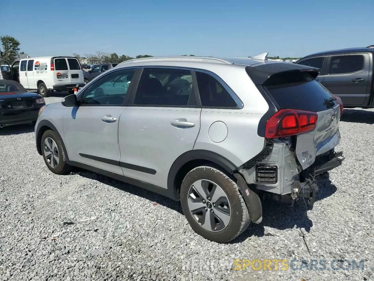 2 Photograph of a damaged car KNDCB3LC5L5361617 KIA NIRO 2020