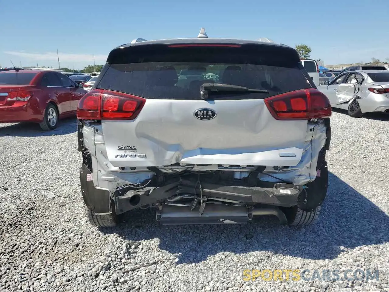 6 Photograph of a damaged car KNDCB3LC5L5361617 KIA NIRO 2020