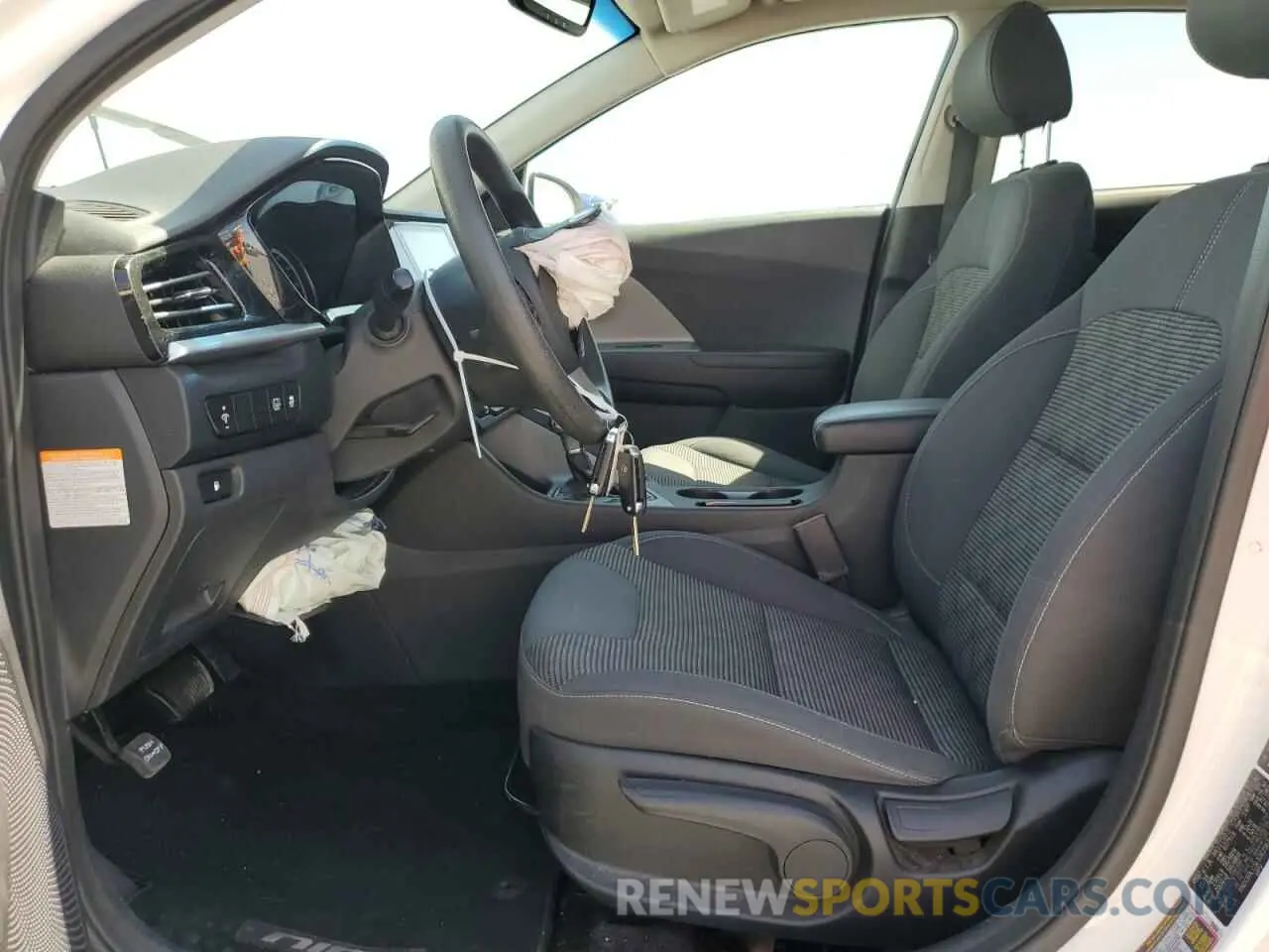 7 Photograph of a damaged car KNDCB3LC5L5362167 KIA NIRO 2020